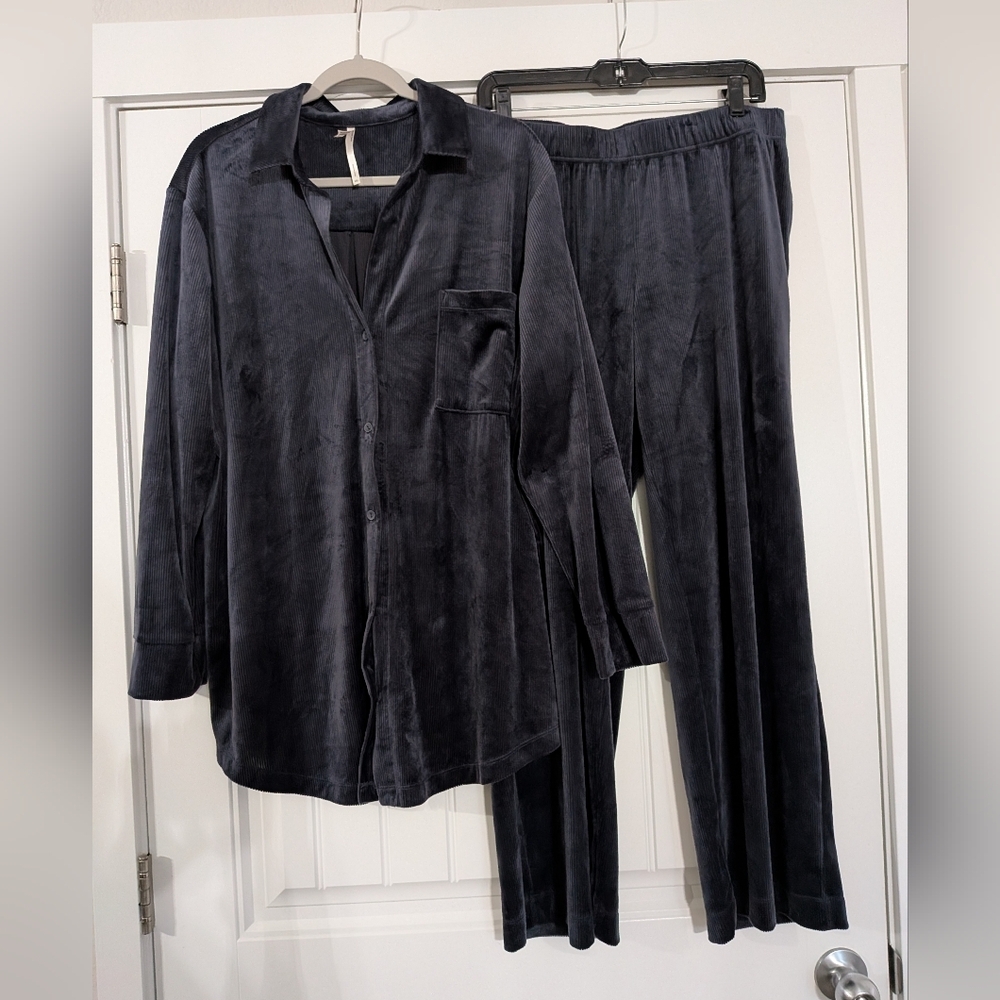 Soma Velvet Long Sleeve Notch Collar Ribbed Pajama Top and Pants Set